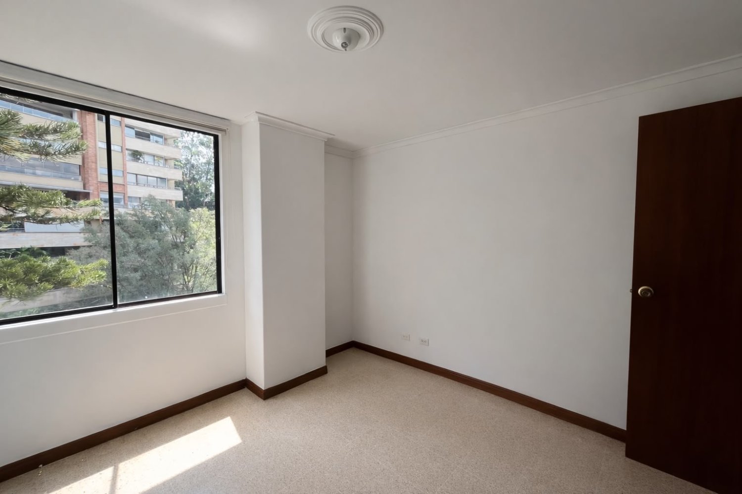 Apartamento disponible en renta y venta en el sector de la Concha (Poblado) - Image 4