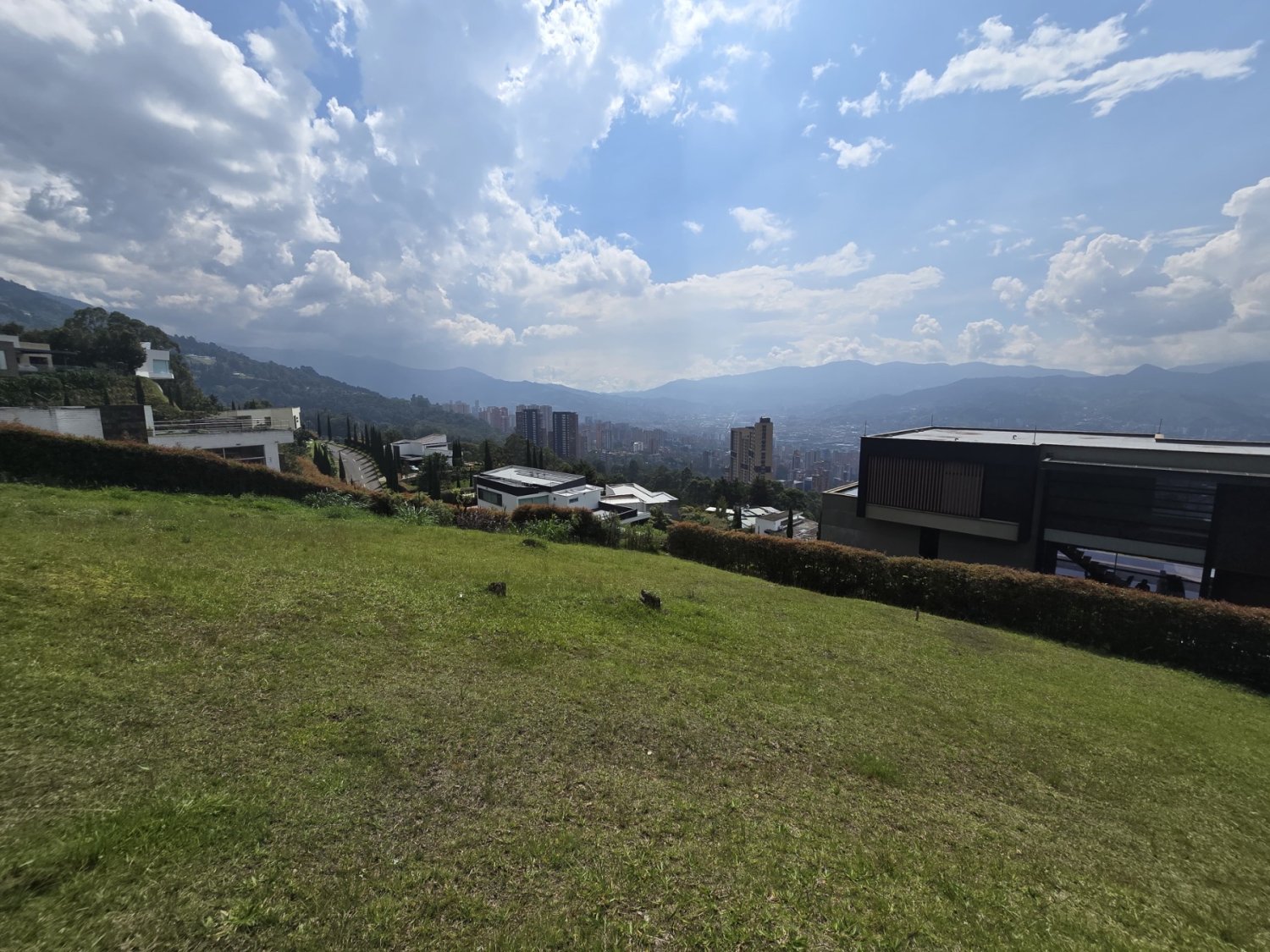 Lote en venta en el poblado (una de las mejores parcelaciones )  - Image 2