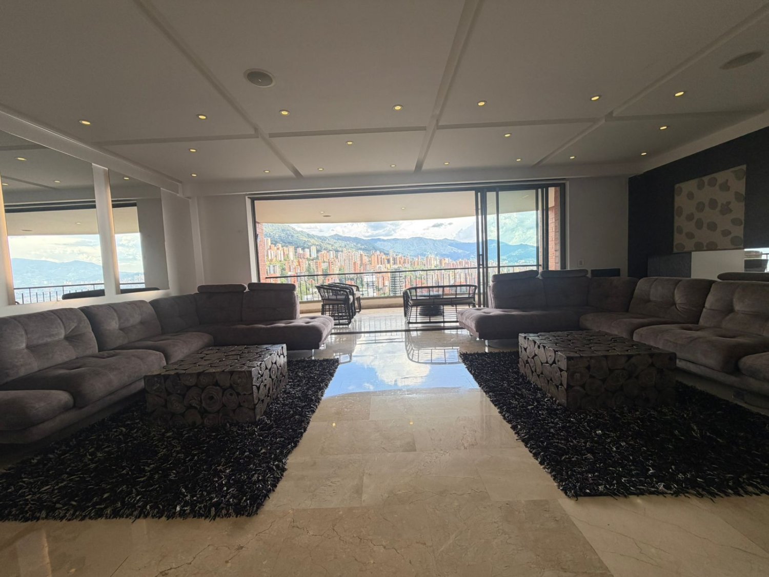 Luxury Furnished Apartment for Rent & Sale – Las Palmas, El Poblado