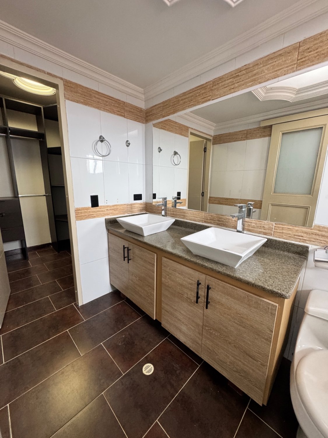 Amplia Casa Moderna en Envigado - Image 18