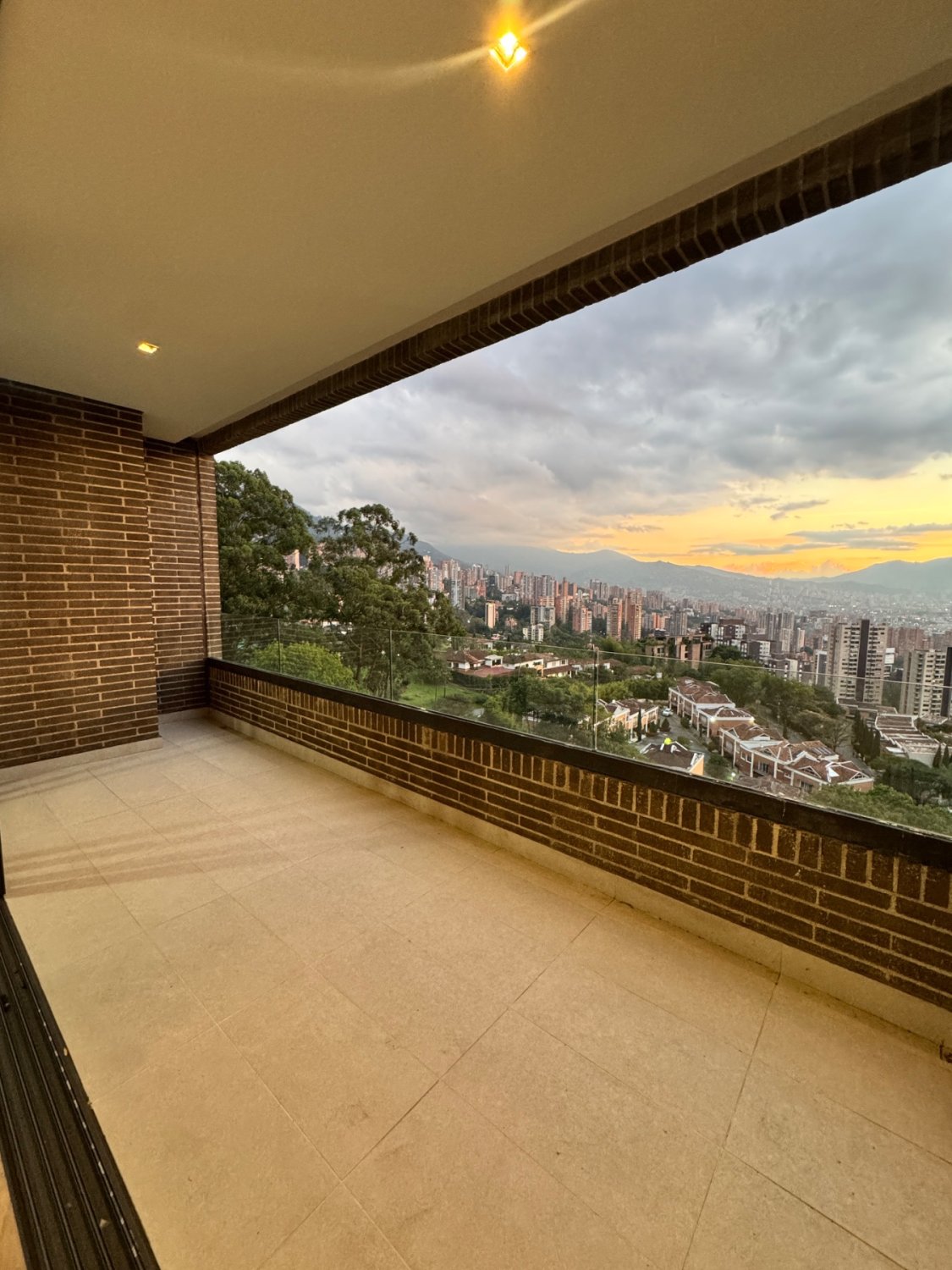 Apartamento Panorámico en Medellín - Image 19