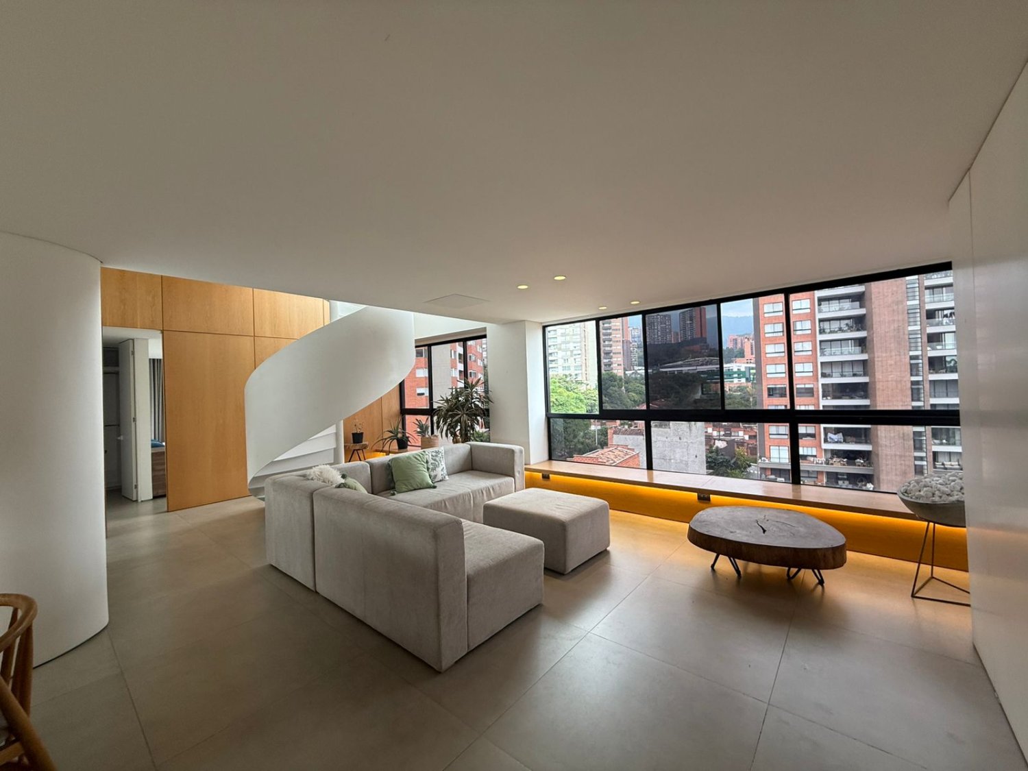 Exclusivo duplex con jacuzzi en la terraza en Renta  - Image 9