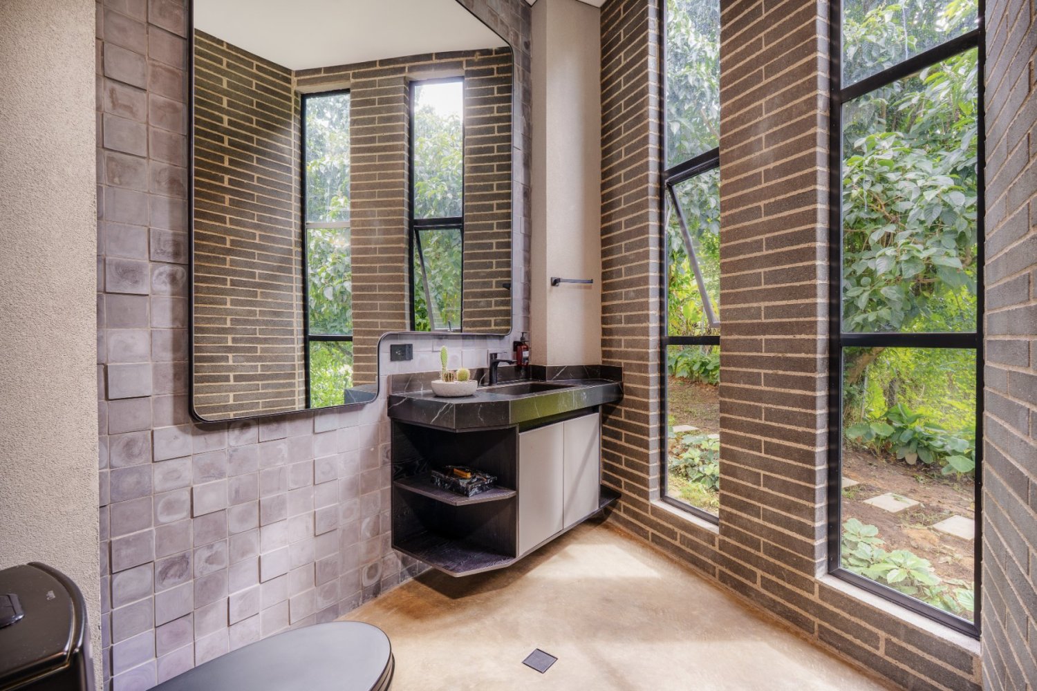 Luxury Villa for Short-Term Rental – London House - Image 5
