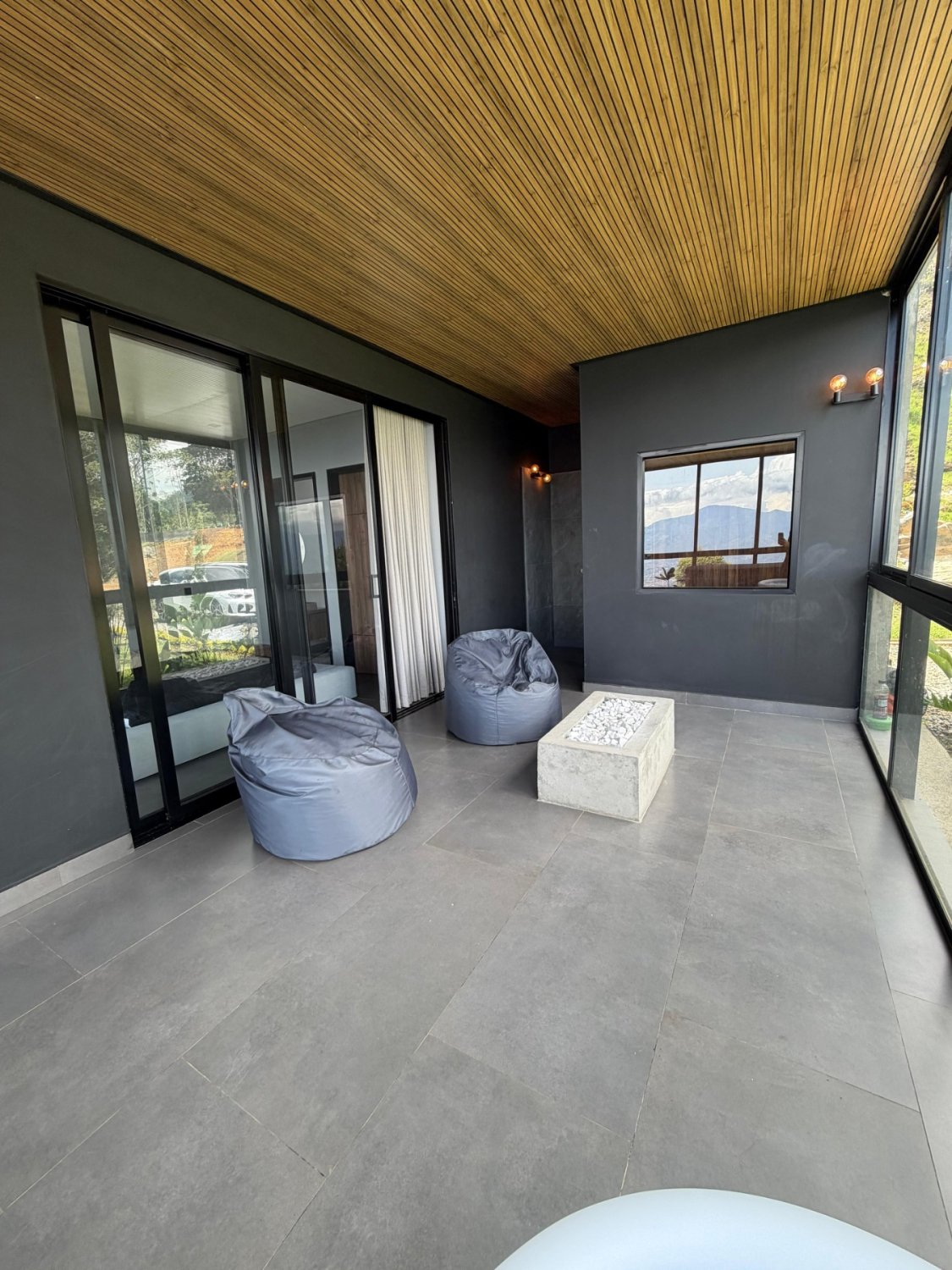 Exclusiva casa en Renta con vista a la ciudad ubicada en las palmas  - Image 17