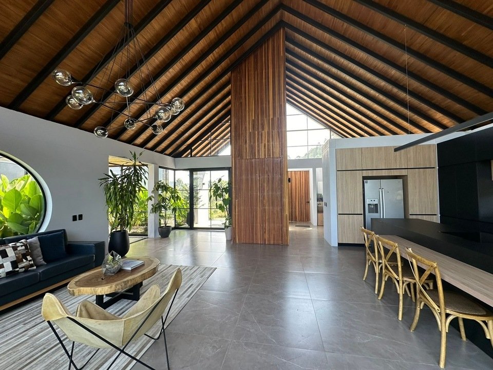 Hermosa casa recién construida Disponible en Venta en El retiro   — 15