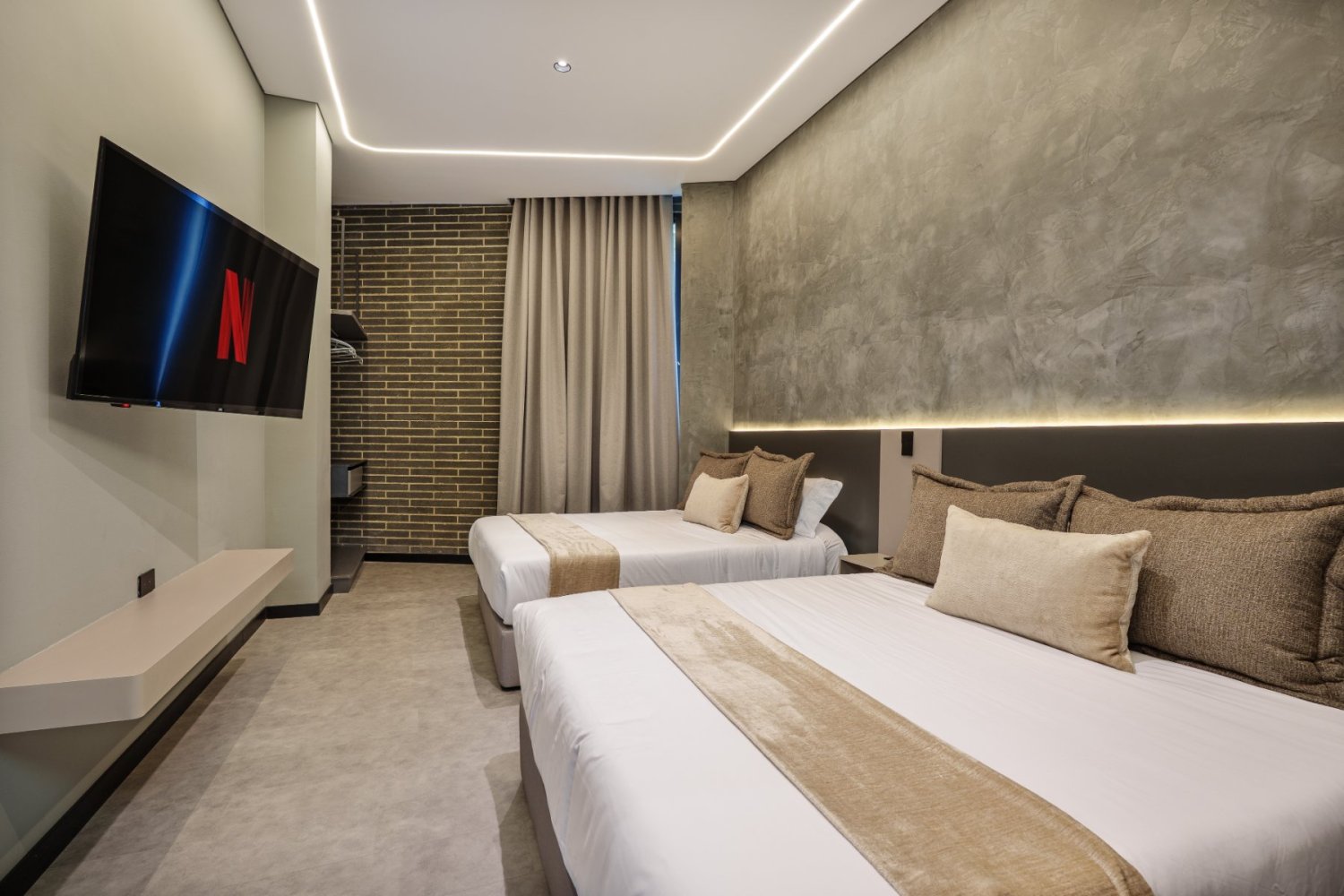 Luxury Villa for Short-Term Rental – London House - Image 6