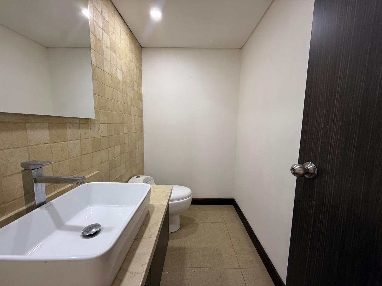 En renta y Venta amplio apartamento en Castropol  - Image 12