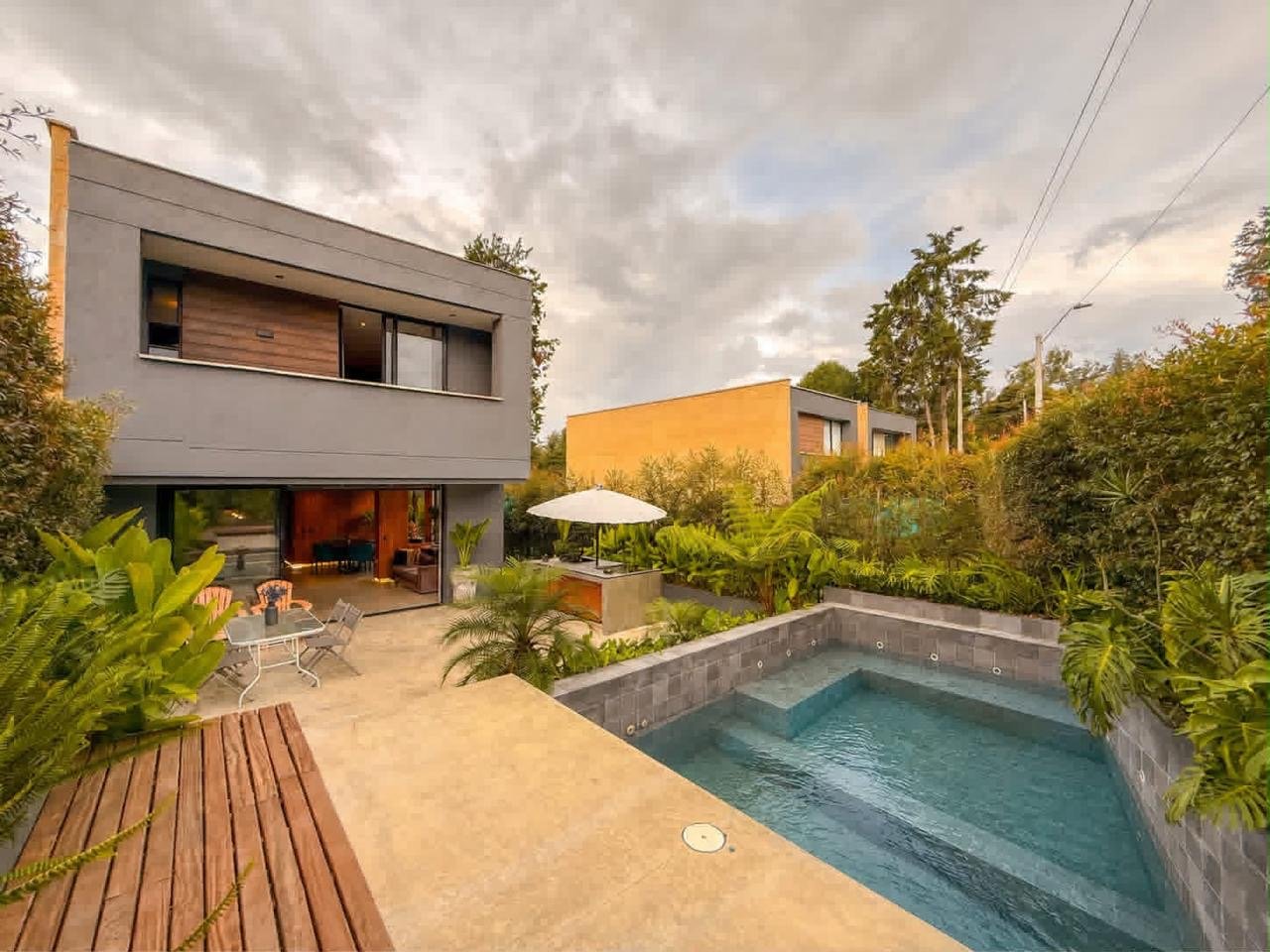 Exclusiva Casa Completamente amoblada  — 2