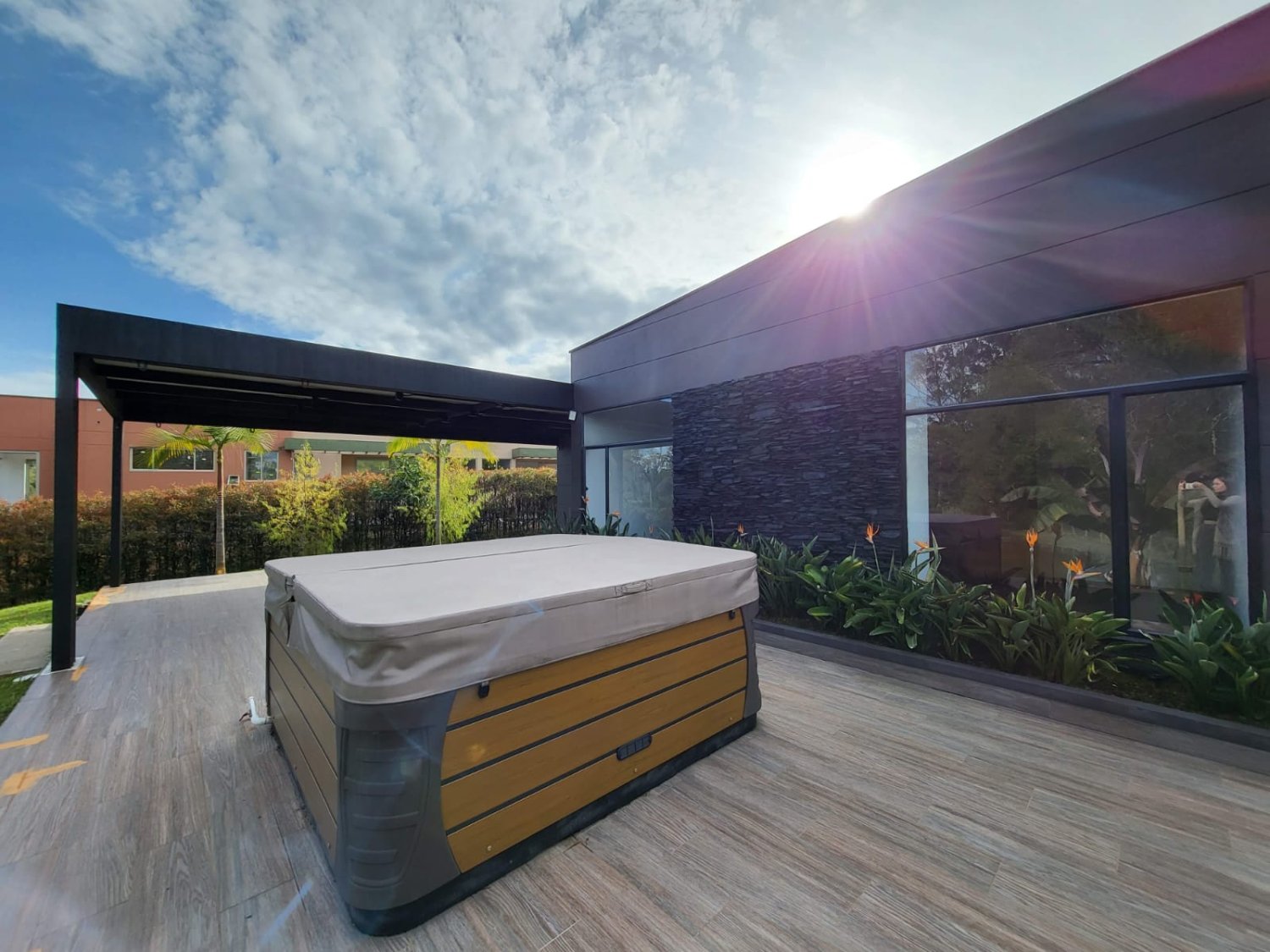 Exclusiva Casa con vista al lago en el sector del Oriente (Llano grande) - Image 23