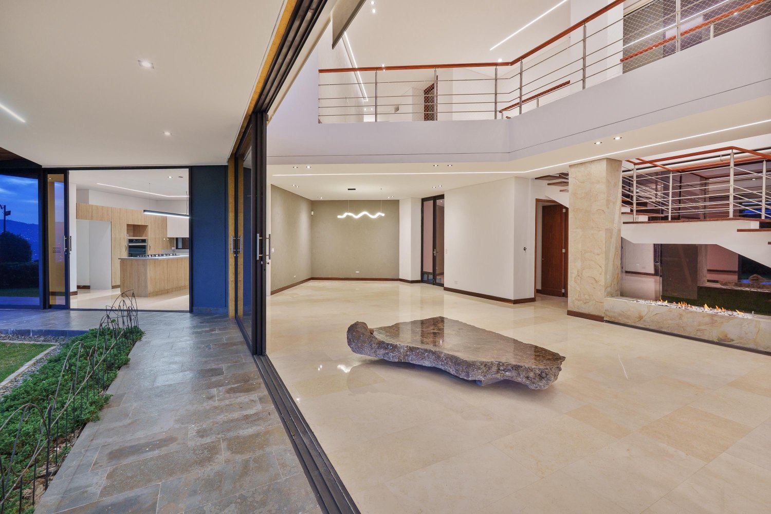 Exclusiva Casa De lujo en Renta y venta con la mejor Vista panorámica a Medellín  - 8
