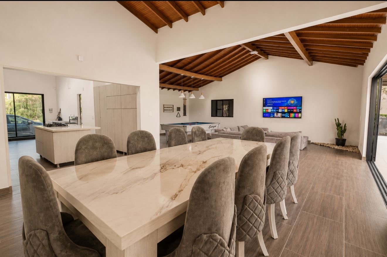 Exclusiva Casa con zonas húmedas con vista a la ciudad en envigado  — 16