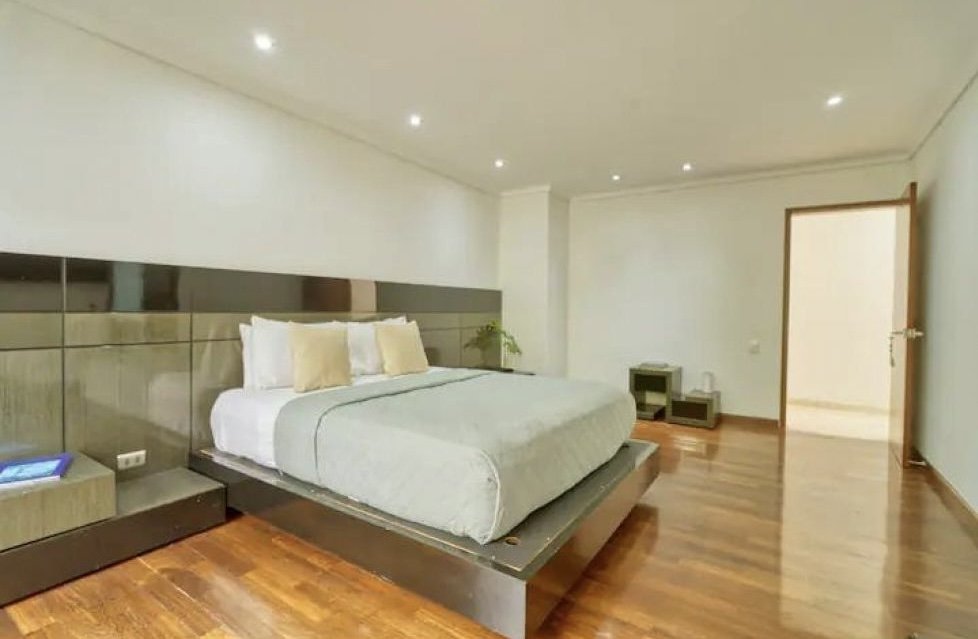 Gran Casa en Arriendo en El sector del Poblado  — 10