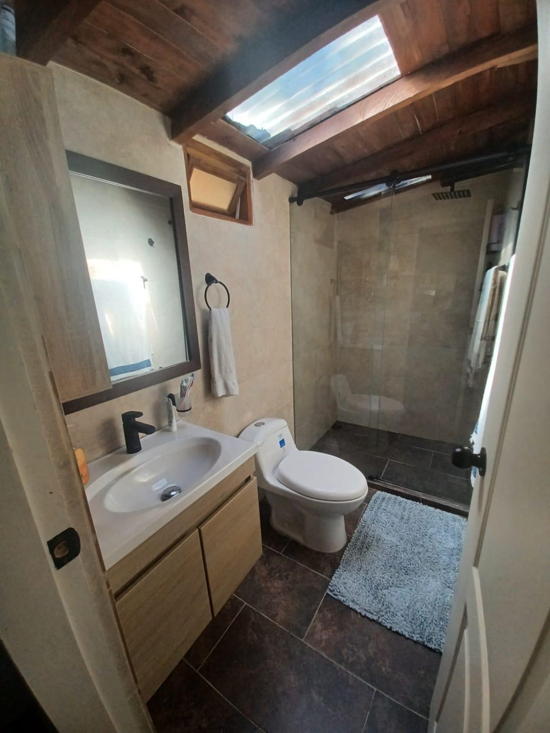 Casa lote disponible en venta en Guarne  con 3 cabañas  — 13