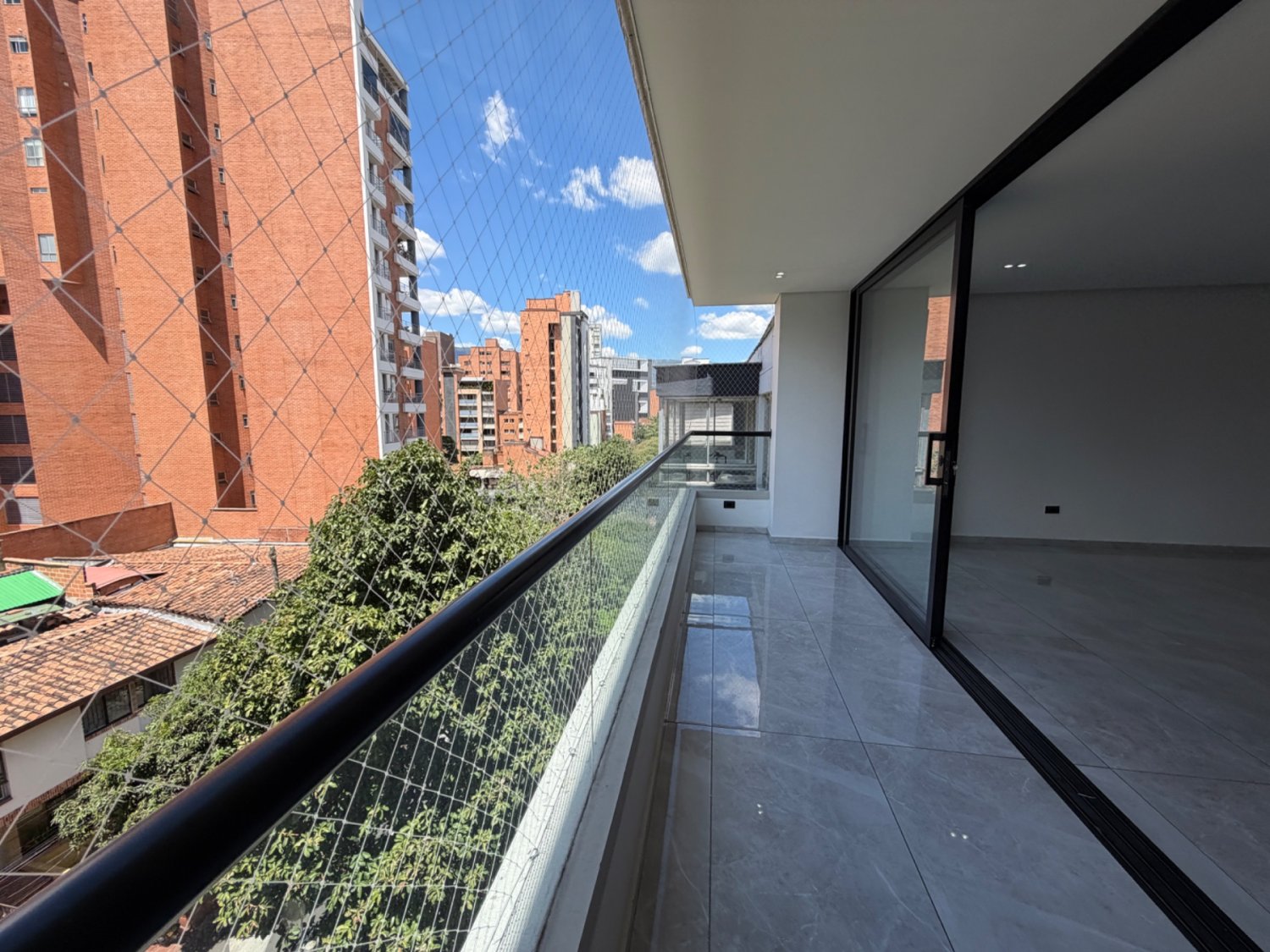 Moderno Apartamento en Laureles - Image 2