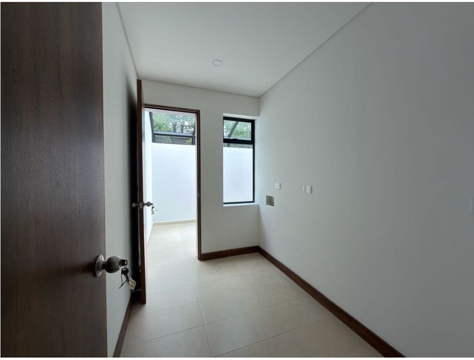 En venta Hermosa casa de un solo nivel en las palmas  — 9