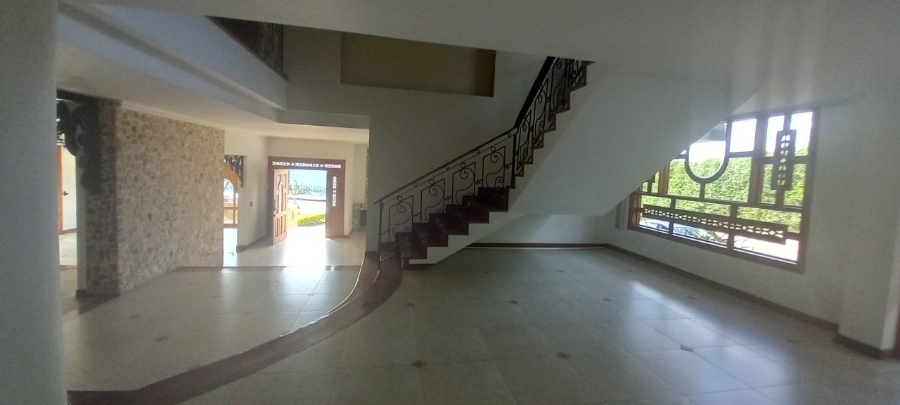Exclusiva casa en Sabaneta con piscina privada  - Image 11