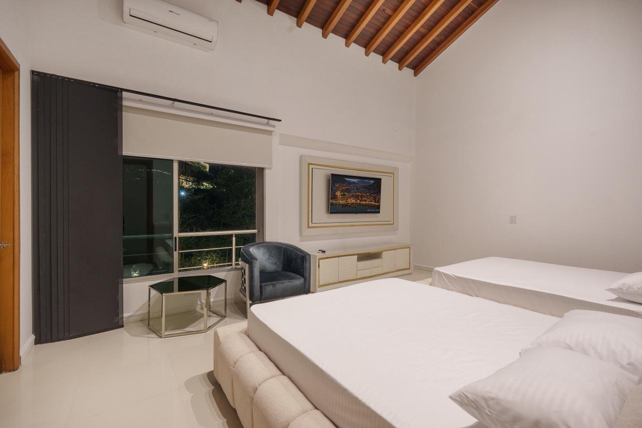 Luxury Mansion for Short-Term & Monthly Rental – El Poblado - 6