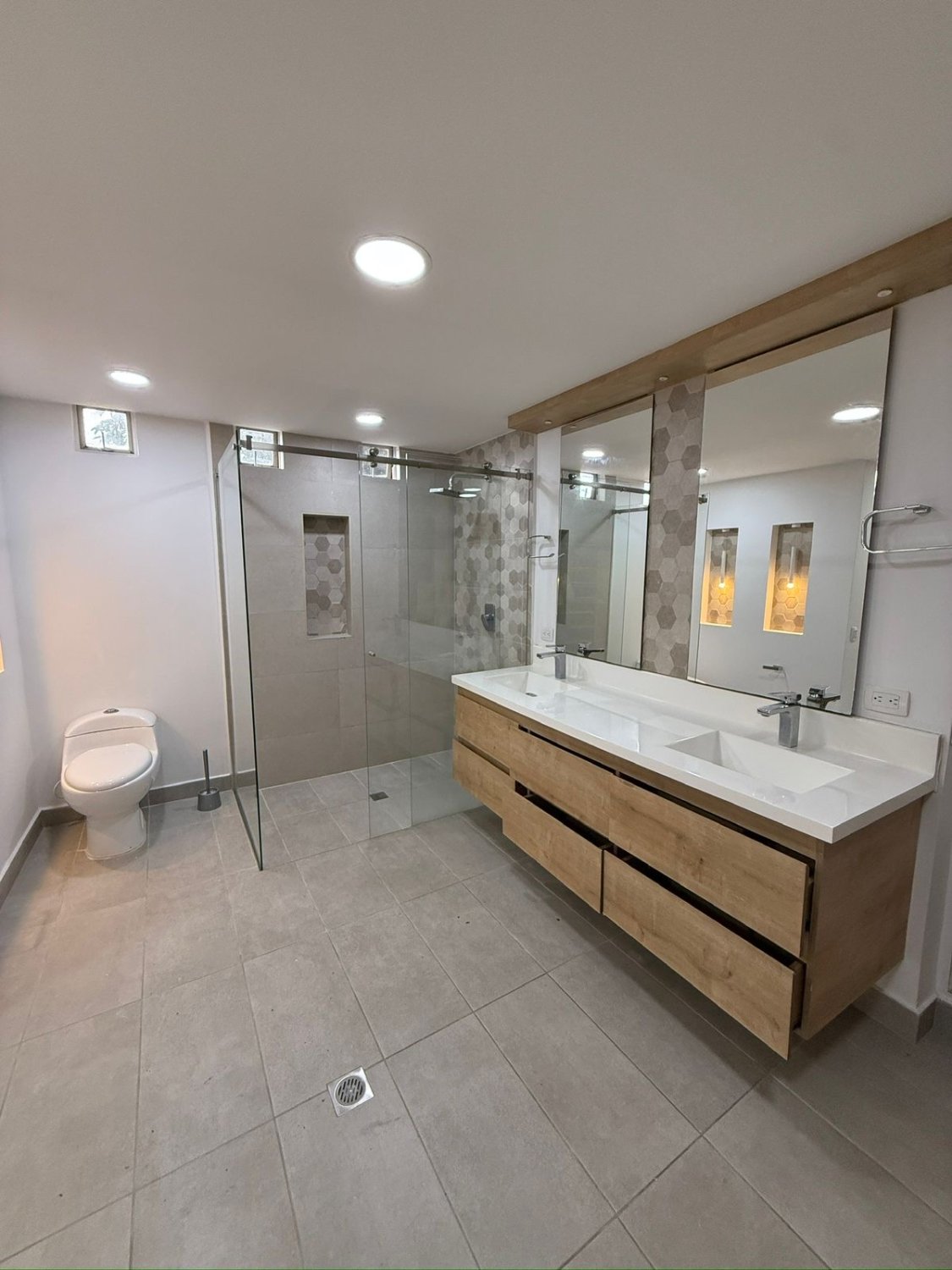 Gran casa en renta con zona verde (Envigado )  - Image 18