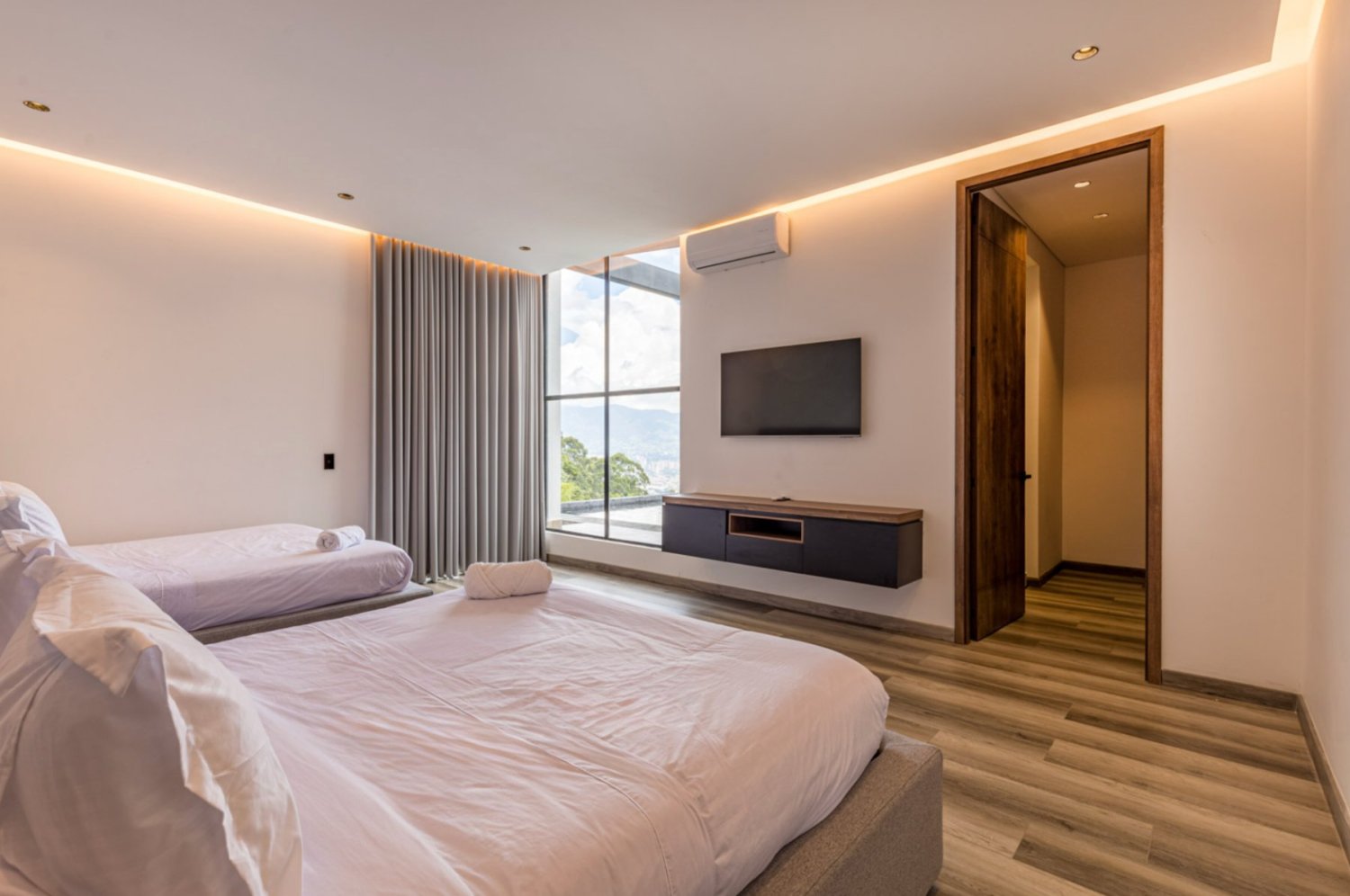 Luxury Villa for Short-Term Rental – 8 Casas, Envigado - 11
