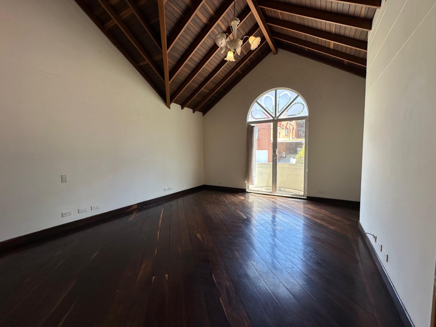 Se Renta casa Colonial en el Poblado con fácil Acceso a Palmas  - Image 17