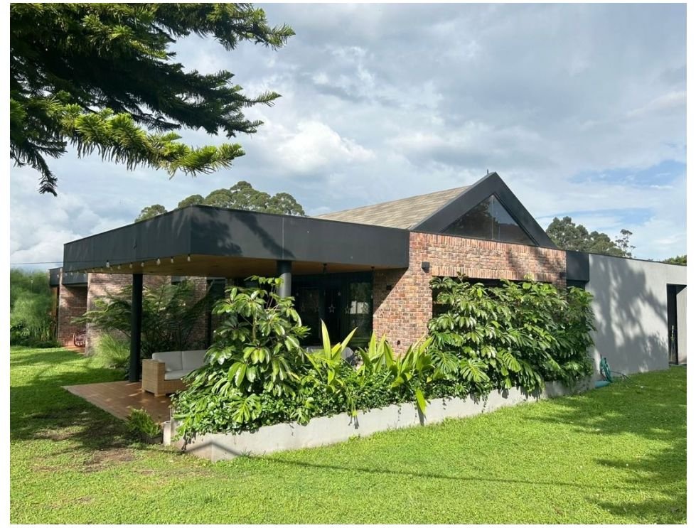 Exclusiva Casa de Lujo en Venta en Llano Grande  — 2