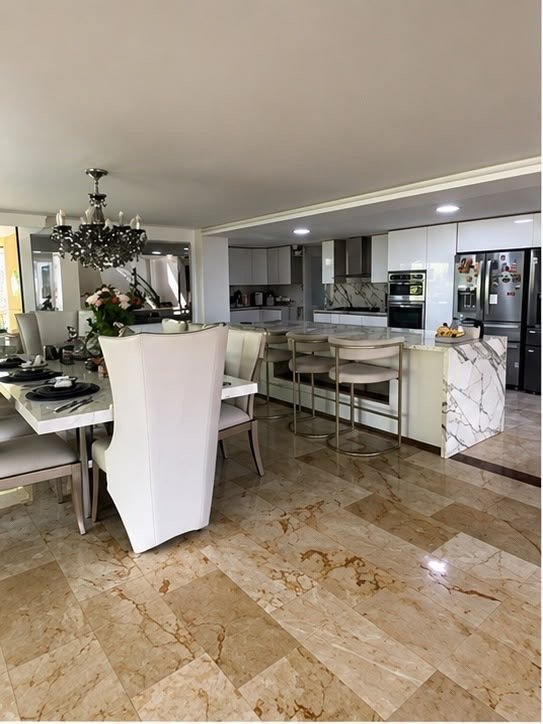 Exclusiva casa en Venta con amplias zonas verde  — 2