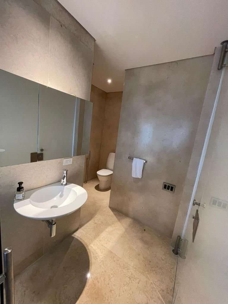 Exclusivo Apartamento de 700 metros en Renta Amoblada  - Image 4