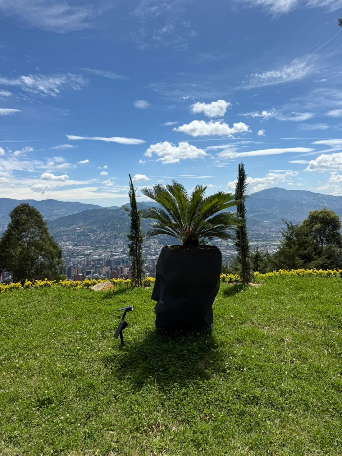 Exclusiva casa en Renta con vista a la ciudad ubicada en las palmas  - Image 12