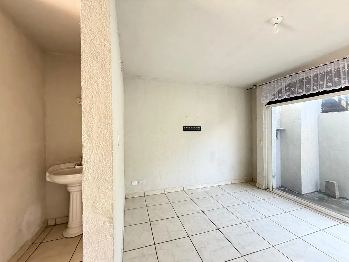 Casa Moderna en Villa Las Flores - Image 4