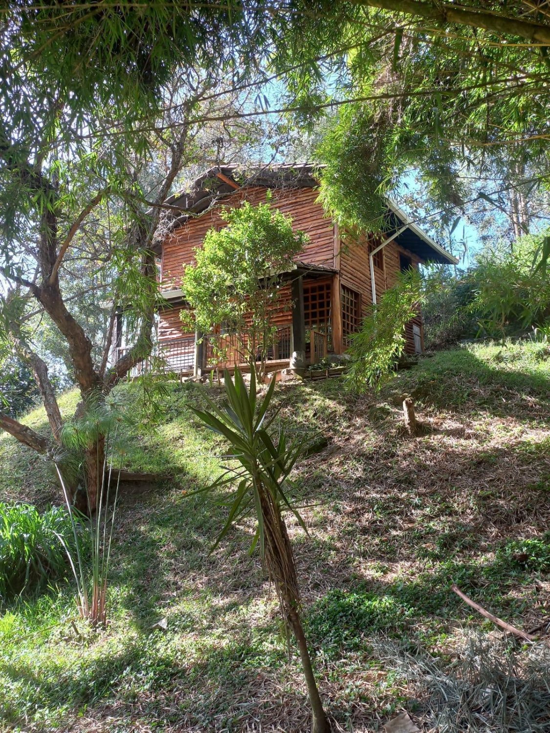 Casa lote disponible en venta en Guarne  con 3 cabañas  — 4