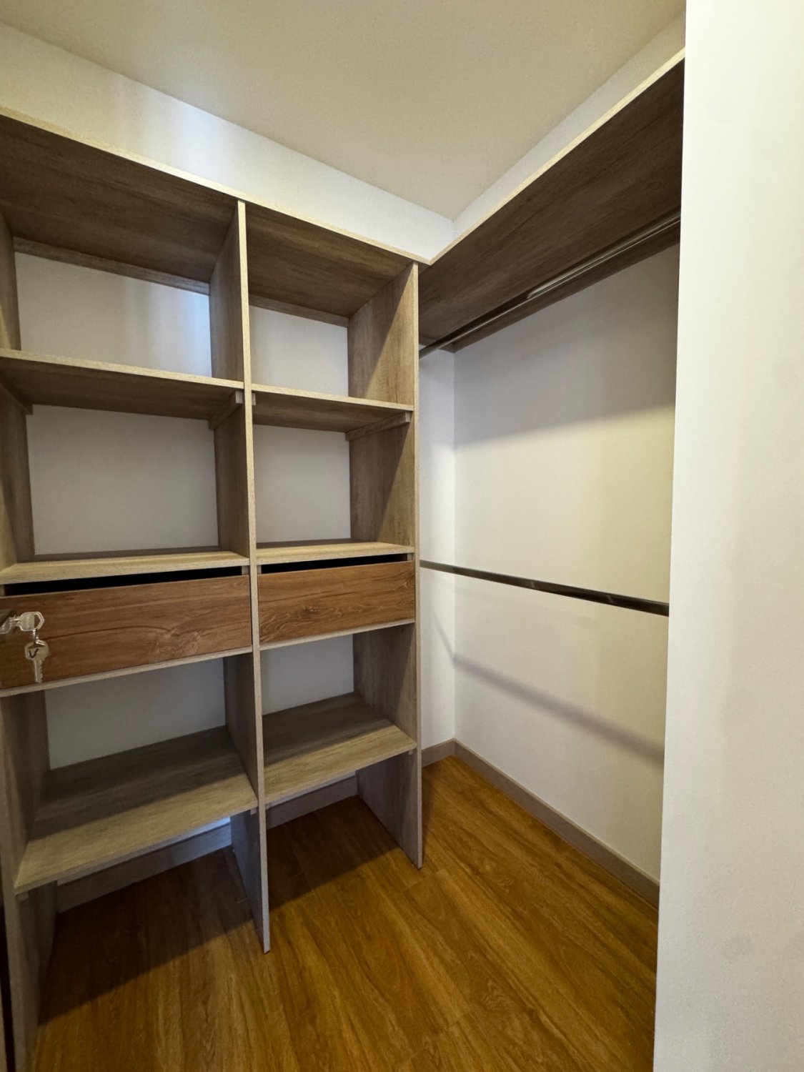 Moderno Apartamento en Renta y Venta en Ciudad Del Rio Poblado - Image 13