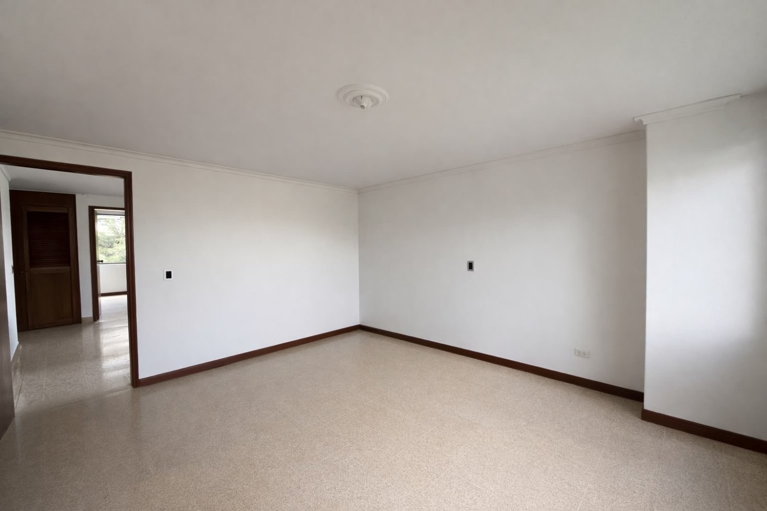 Apartamento disponible en renta y venta en el sector de la Concha (Poblado) - Image 5