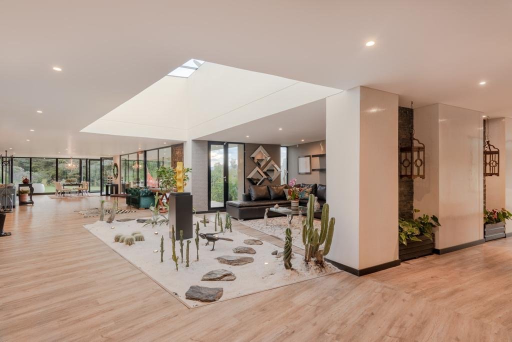 Exclusiva Casa en Renta y Venta en el Alto de las palmas . — 10
