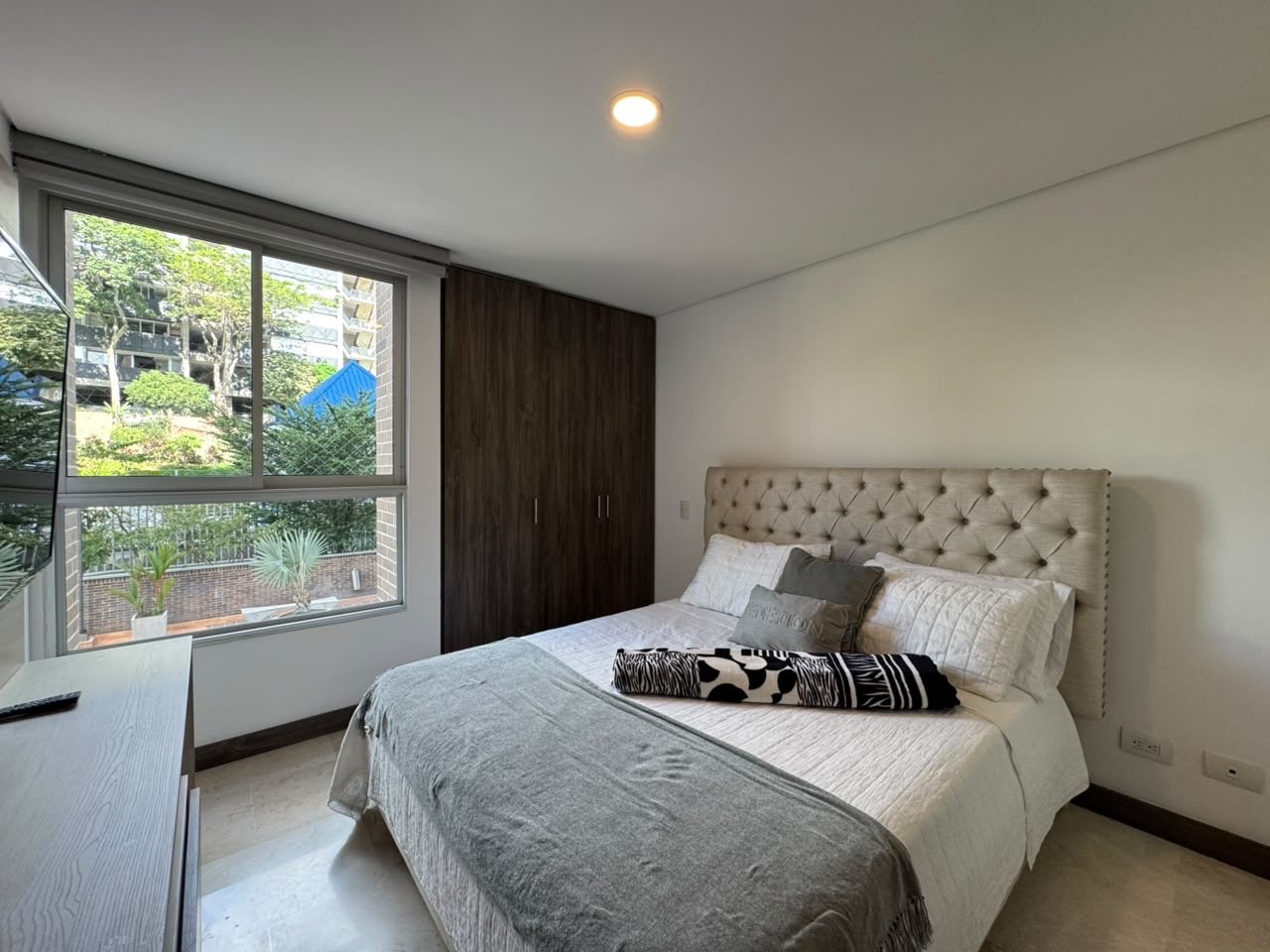 Apartamento completamente dotado en Renta en el sector de milla de oro  — 11