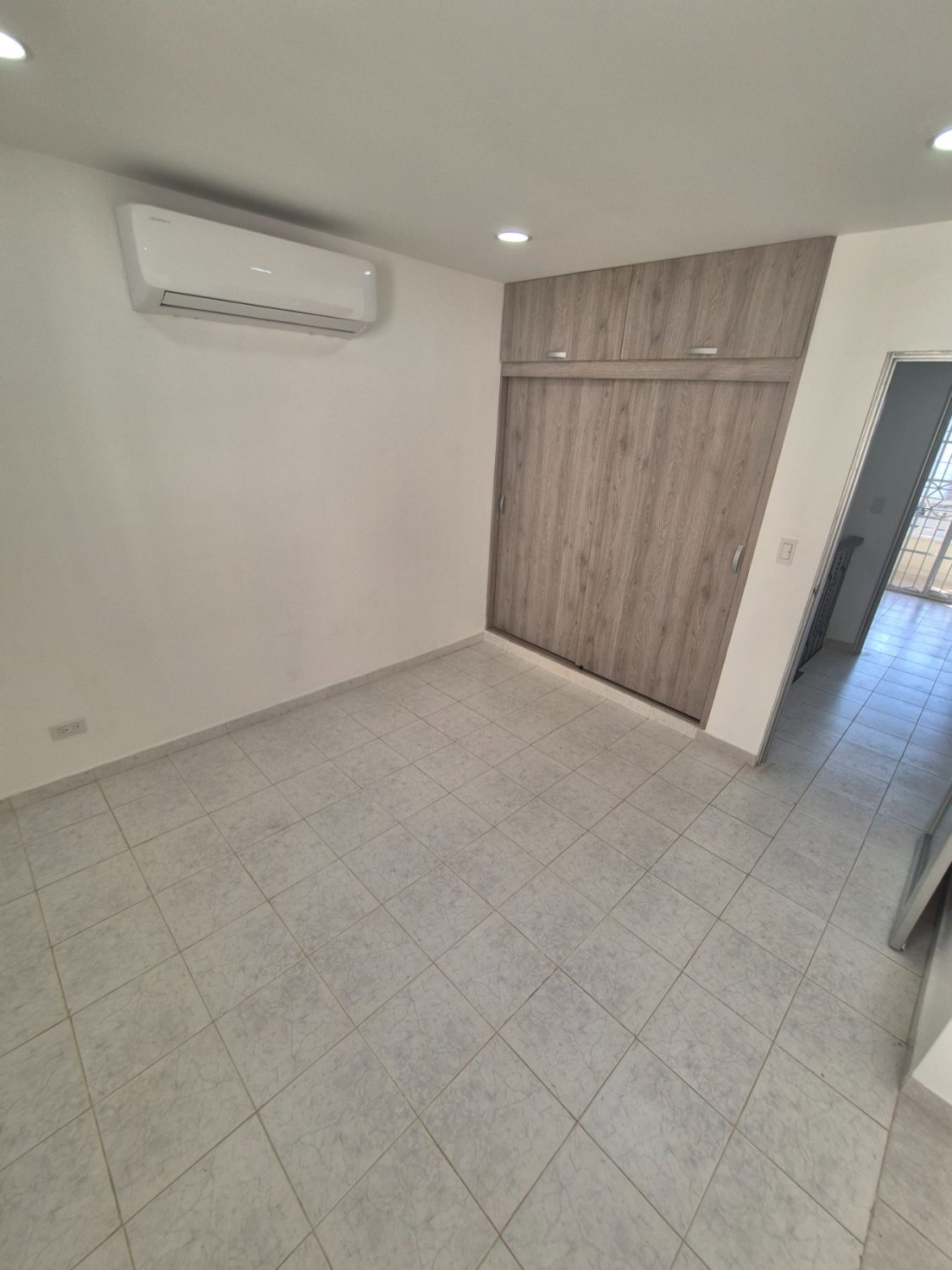 VENTA CASA DE 2 NIVLES EN VILLA CAROLINA - LIBRE DE GRAVAMENES - Image 17