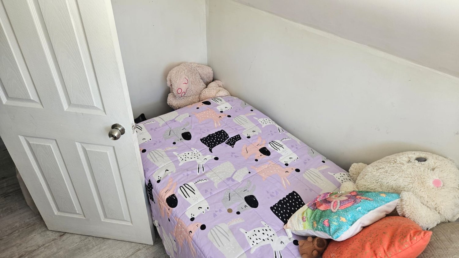 Casa en venta en Villa Galilea, Valdivia  5 dormitorios y 2 baños - Image 9