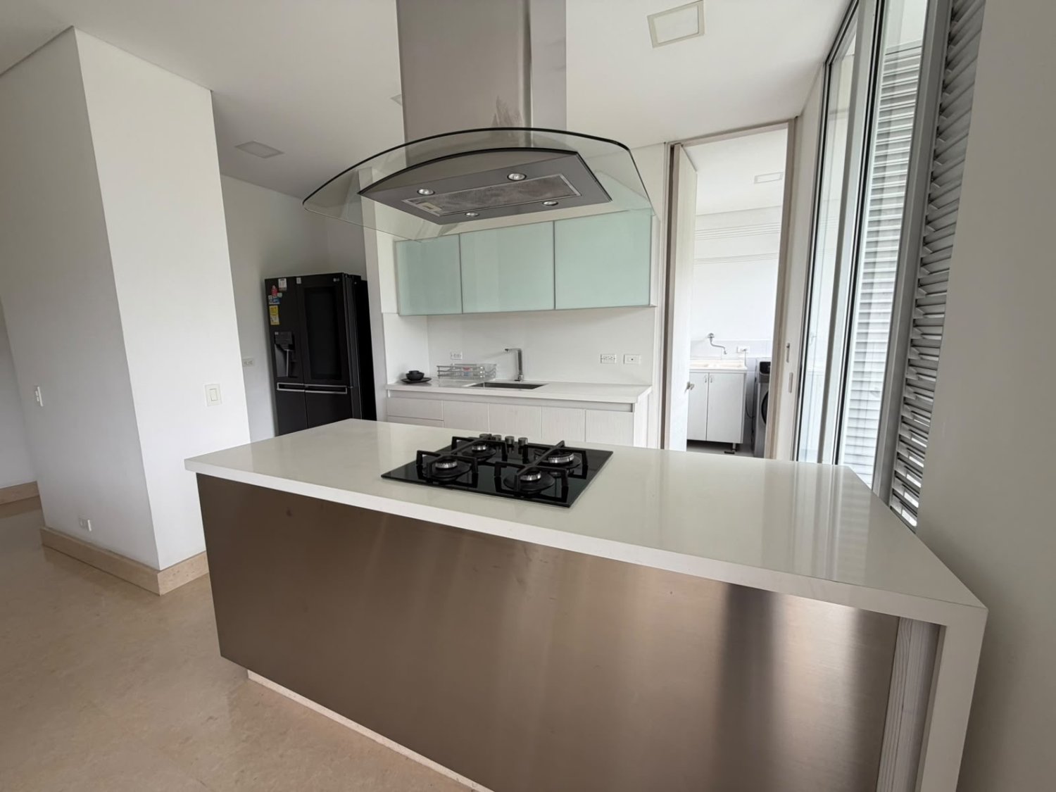 Apartamento semi amoblado en Poblado (Campestre)  — 2