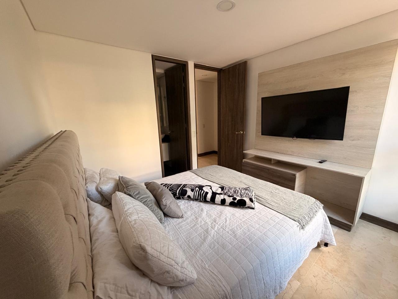 Gran Apartamento ubicado en milla de oro disponible en Renta amoblada  — 7