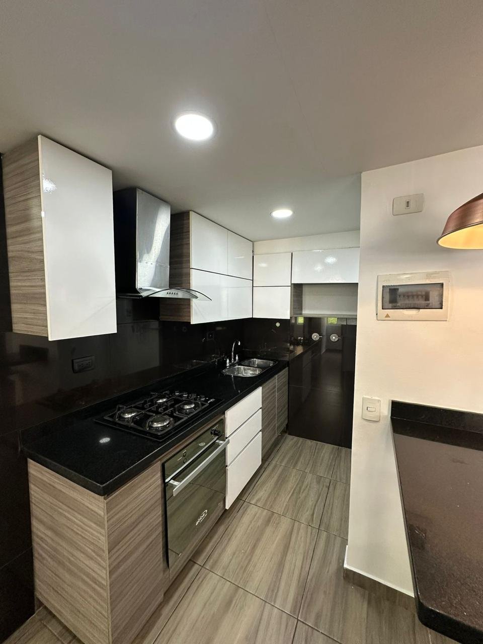 Arriendo apartamento robledo - Image 2