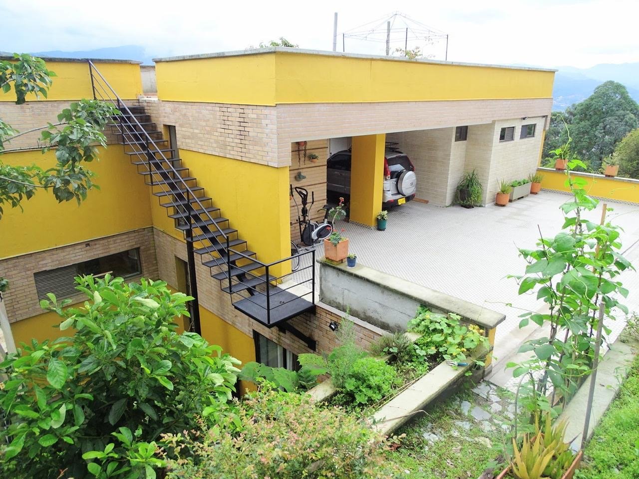 En Renta y Venta exclusiva Casa con piscina Privada  - Image 2