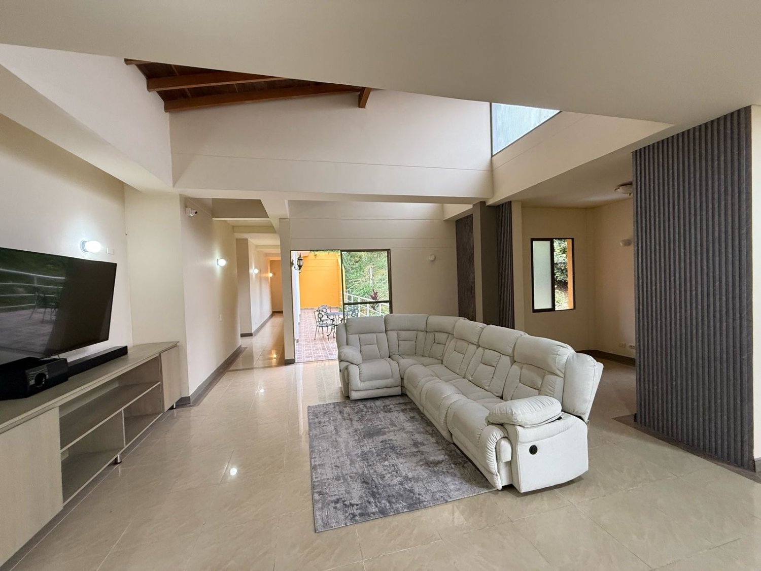 Exclusiva casa amoblada en Venta y Renta en Envigado (Independiente)  — 15