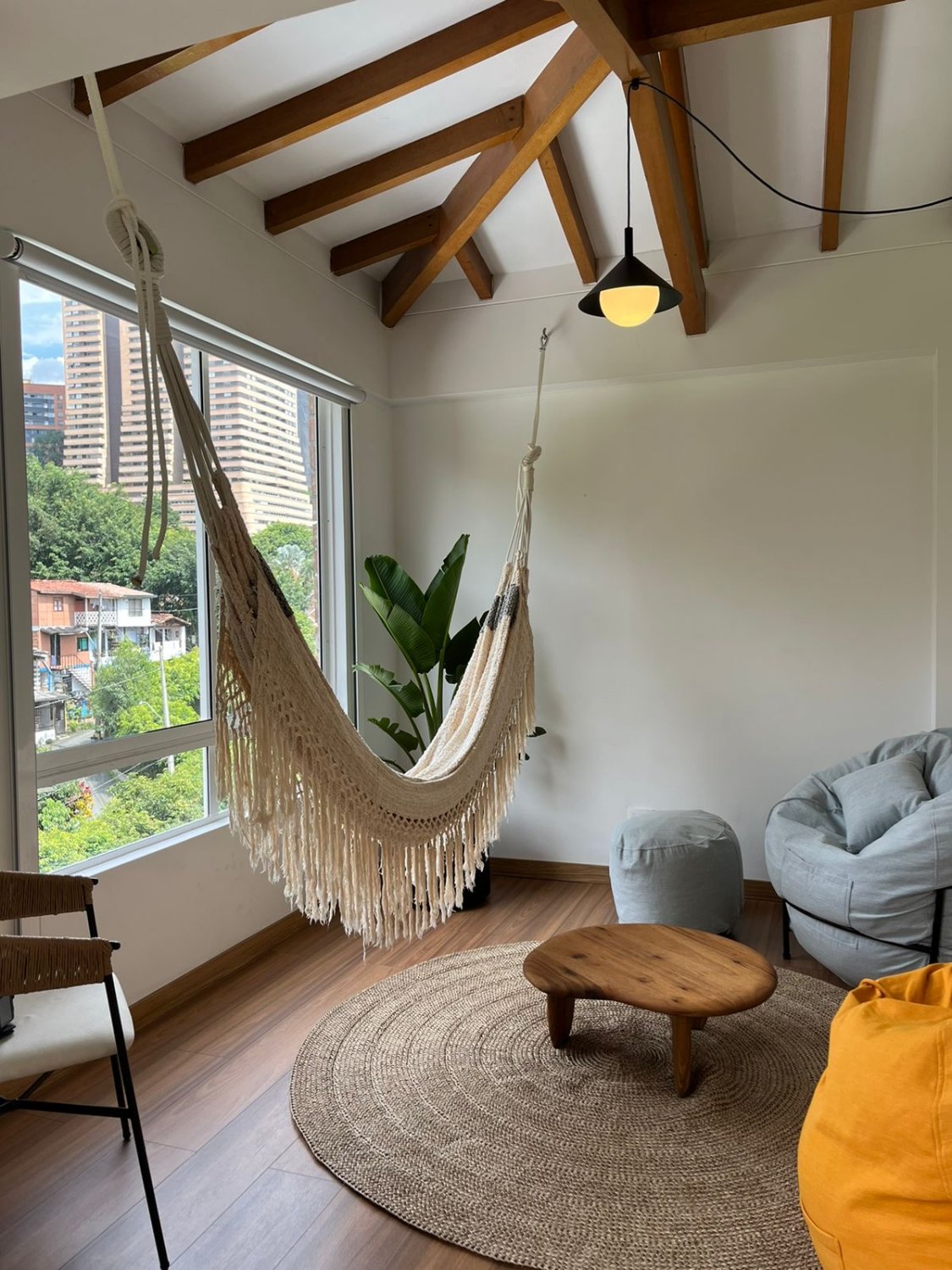 Apartamento cerca al centro comercial Tesoro  - Image 3