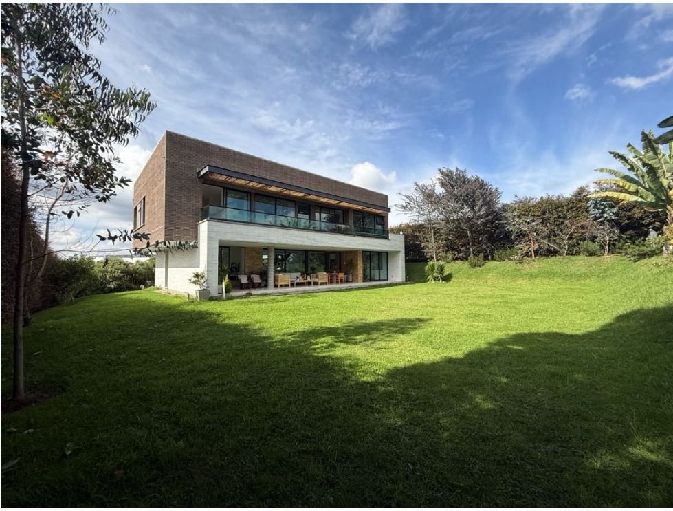 Exclusiva casa de dos niveles en venta en las Palmas  — 2