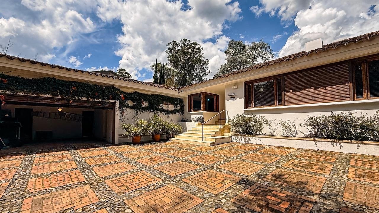 En renta Hermosa Casa colonial en El Poblado amoblada  - Image 3