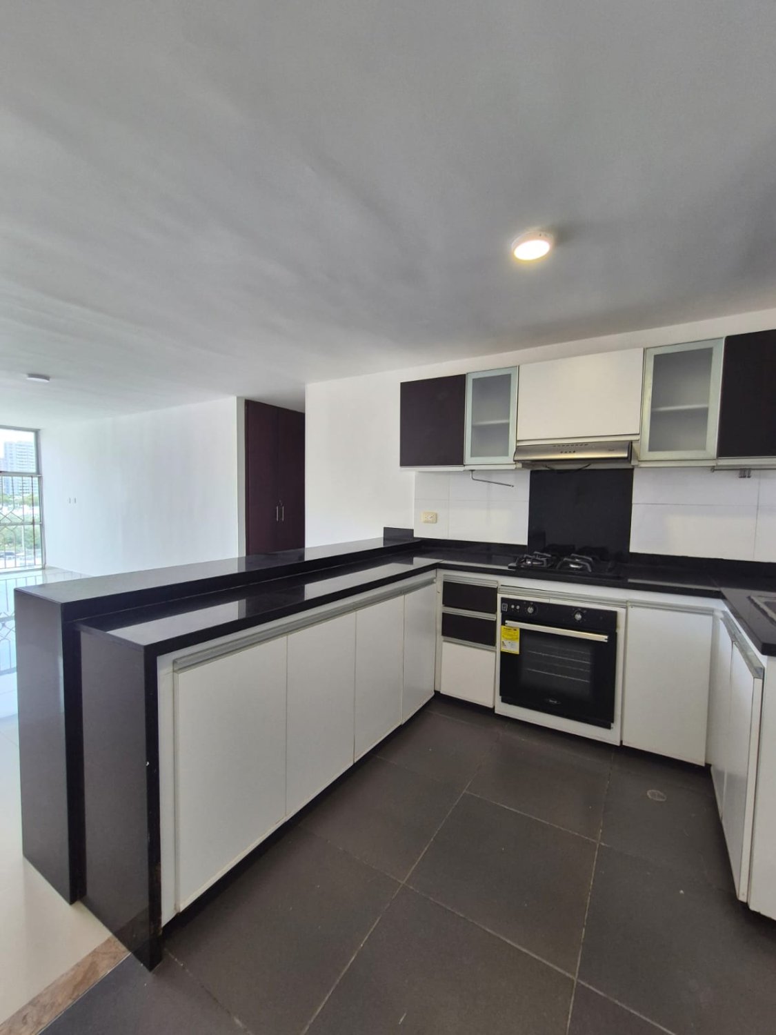 VENTA APARTAMENTO EN VILLA CAMPESTRE - CERCANÍA CORREDOR UNIVERSITARIO - Image 4
