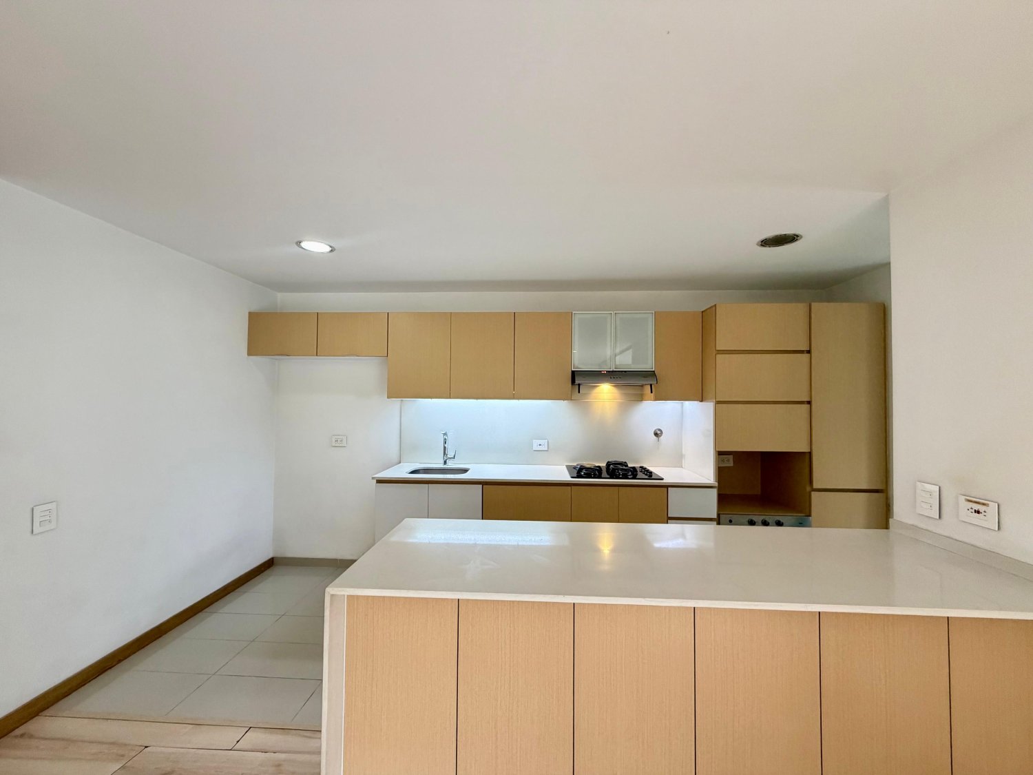 Hermoso apartamento en Renta y venta en el sector de Envigado (Antioquia)  — 2