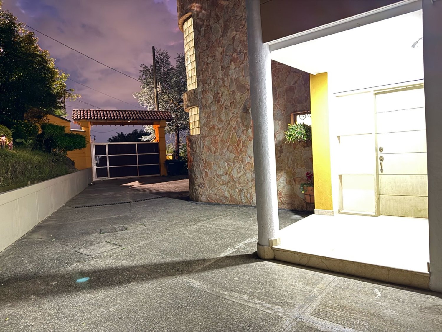 Exclusiva casa amoblada en Venta y Renta en Envigado (Independiente)  — 22
