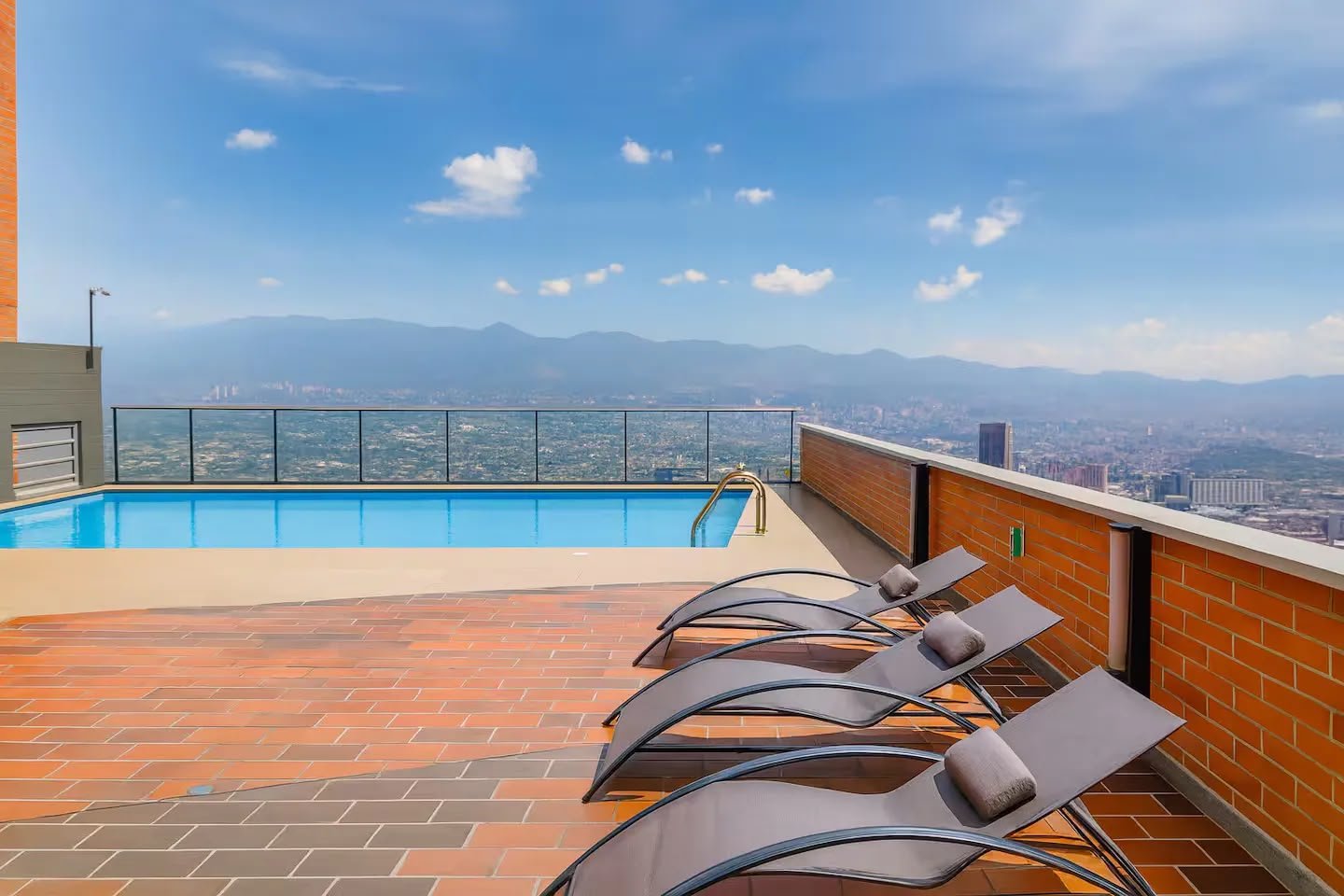 Luxury Apartment for Rent – Country Club, El Poblado - 15