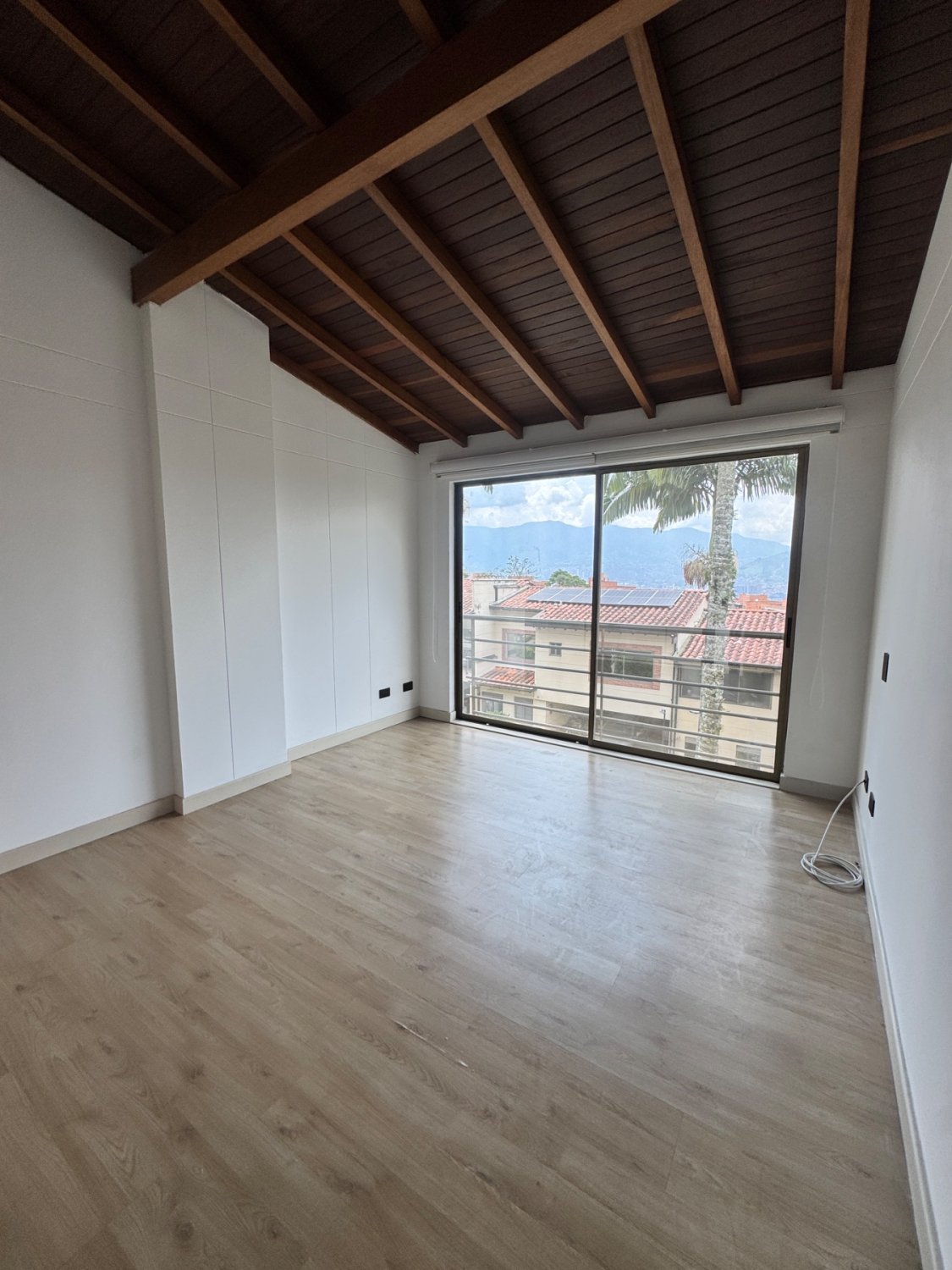 Amplia Casa Moderna en Envigado - Image 11