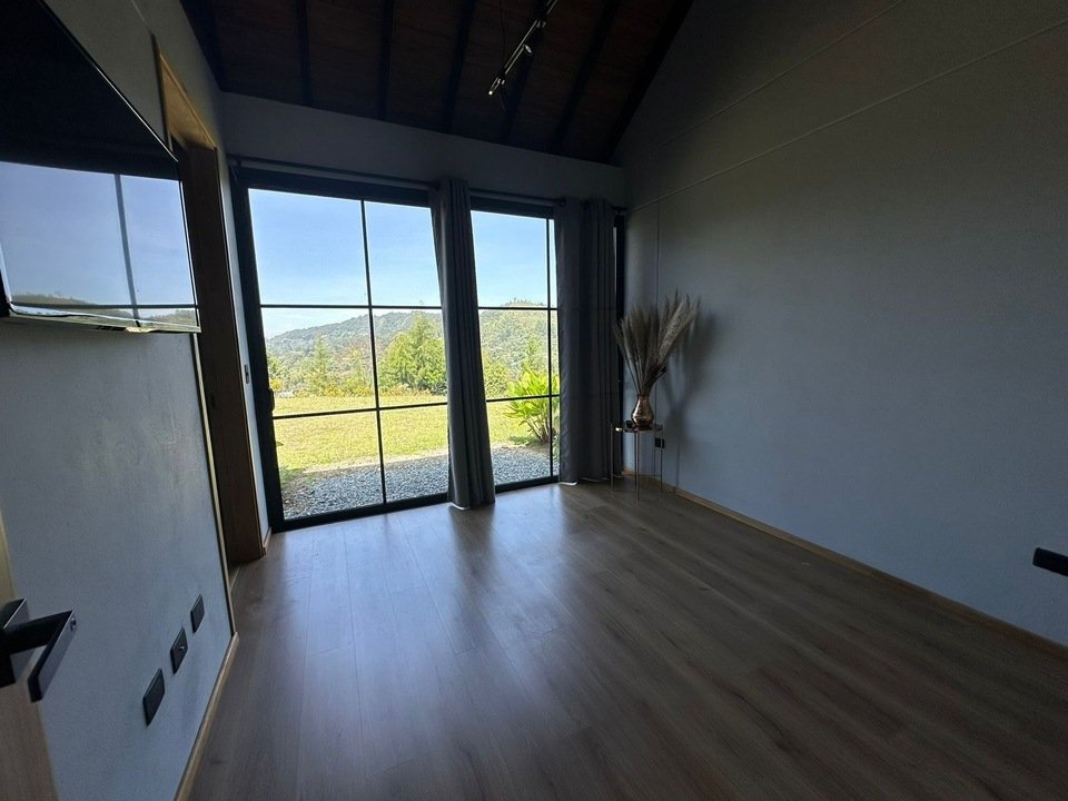 Hermosa casa recién construida Disponible en Venta en El retiro   — 9